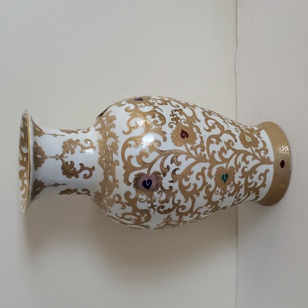 Vintage Gold Swerl Orential 17" Vase NWT